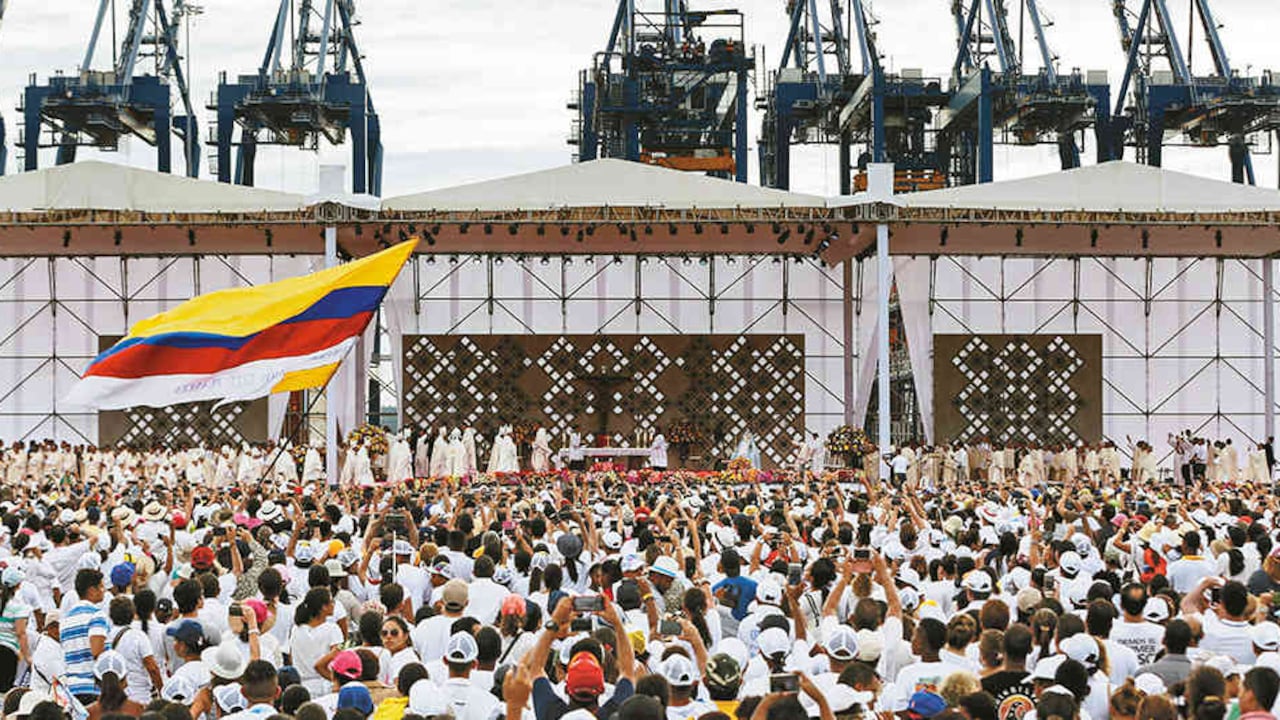 Así se vivió la misa en la terminal de Contecar.