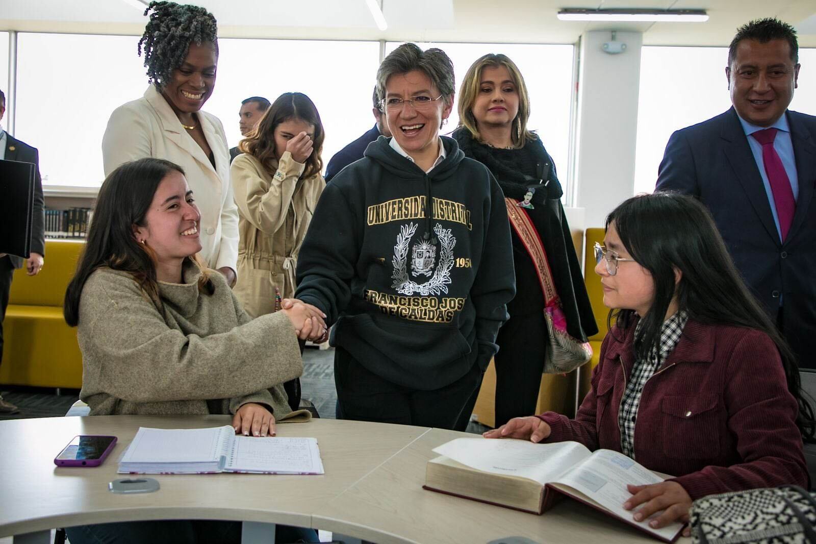 Alcaldesa Claudia López en la inauguración de la sede de la Facultad Tecnológica.