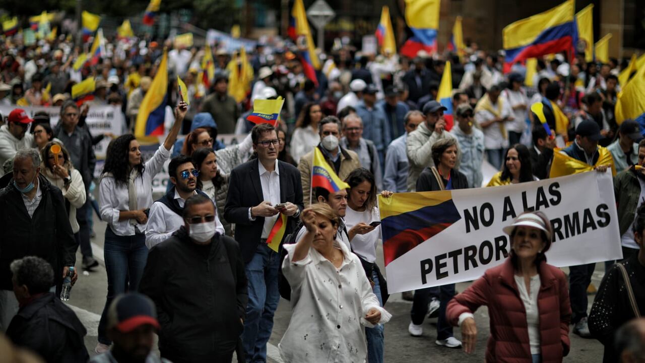 Los detractores de la reforma a la salud pertenecen a múltiples sectores políticos y de la sociedad civil.