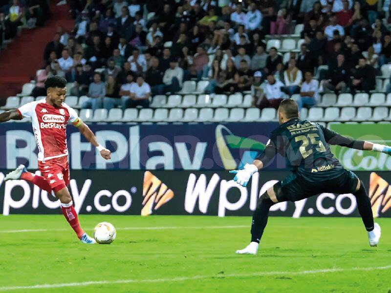 Wilson Morelo perdió una opción clara para ponerse al frente