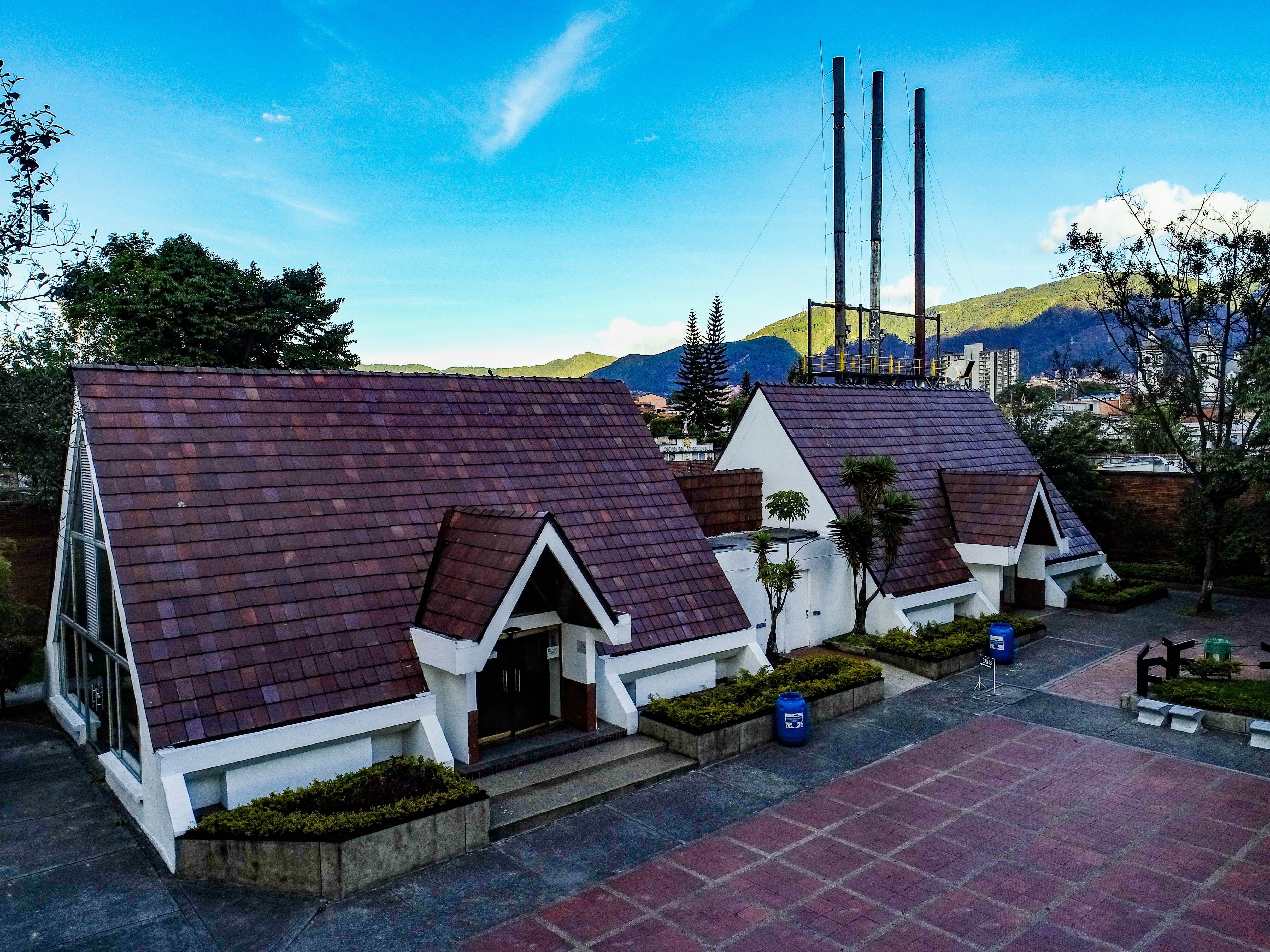 UAESP pide colaboración a la Fiscalía y a la DIAN en procesos por incumplimientos del concesionario Jardines de Luz y Paz, a cargo de los Cementerios Distritales.