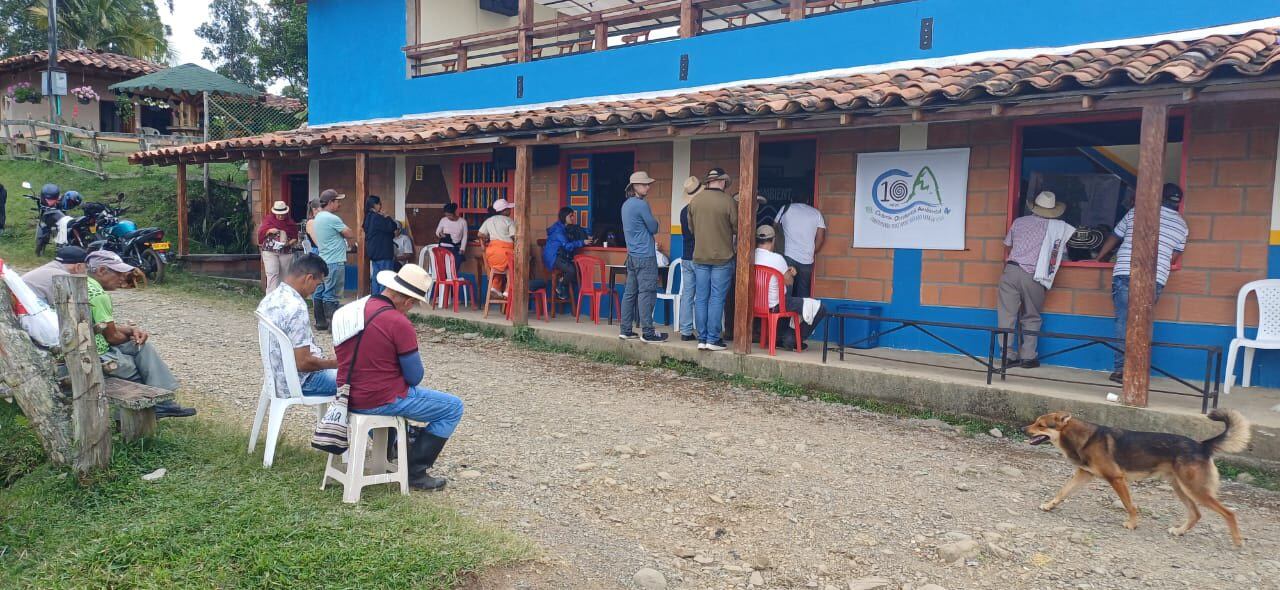 Hay tensión en Jericó, Antioquia, por imputación por secuestro simple a 11 campesinos que protestan contra mina de cobre.