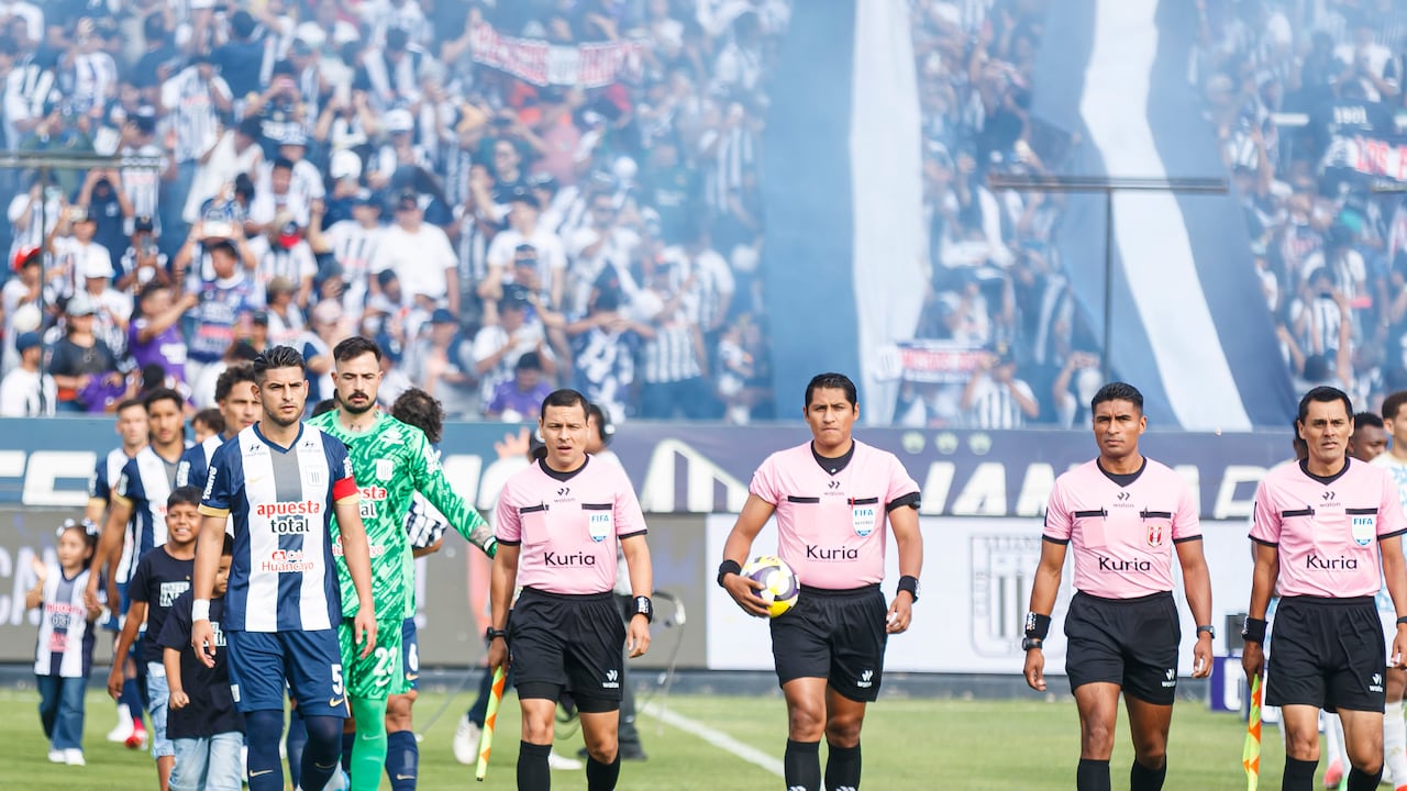 Parte del plantel de Alianza Lima