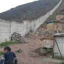 El muro está construido en el barrio San Francisco en Lima.