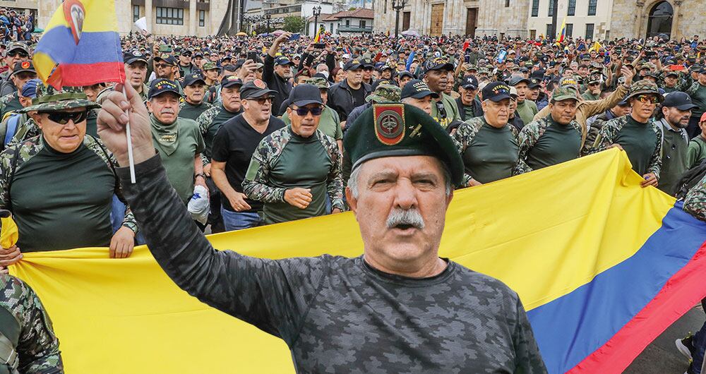 Sin importar los rangos, los veteranos se manifestaron en contra de Petro.