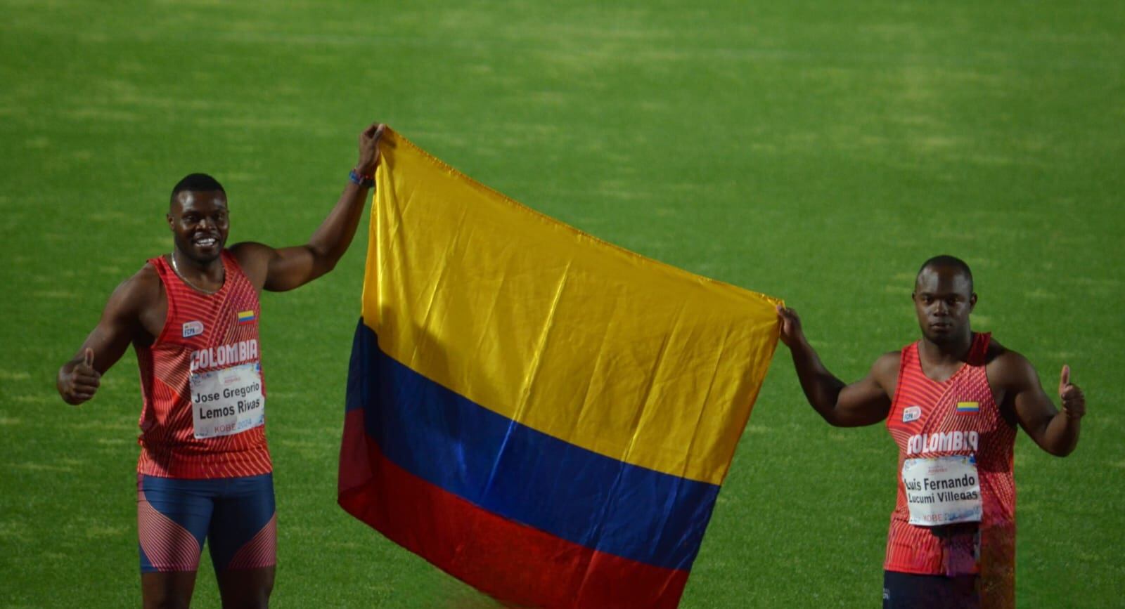 José Gregorio Lemos (izq.) y Luis Fernando Lucumí (der.) como primero y segundo, respectivamente, del lanzamiento de jabalina de Japón.