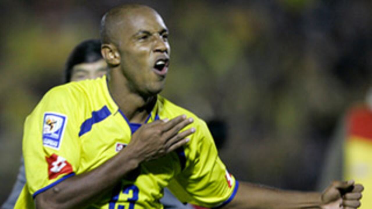 Rubén Darío Bustos (13), el futbolista de moda por sus soberbios cobros de tiro libre.