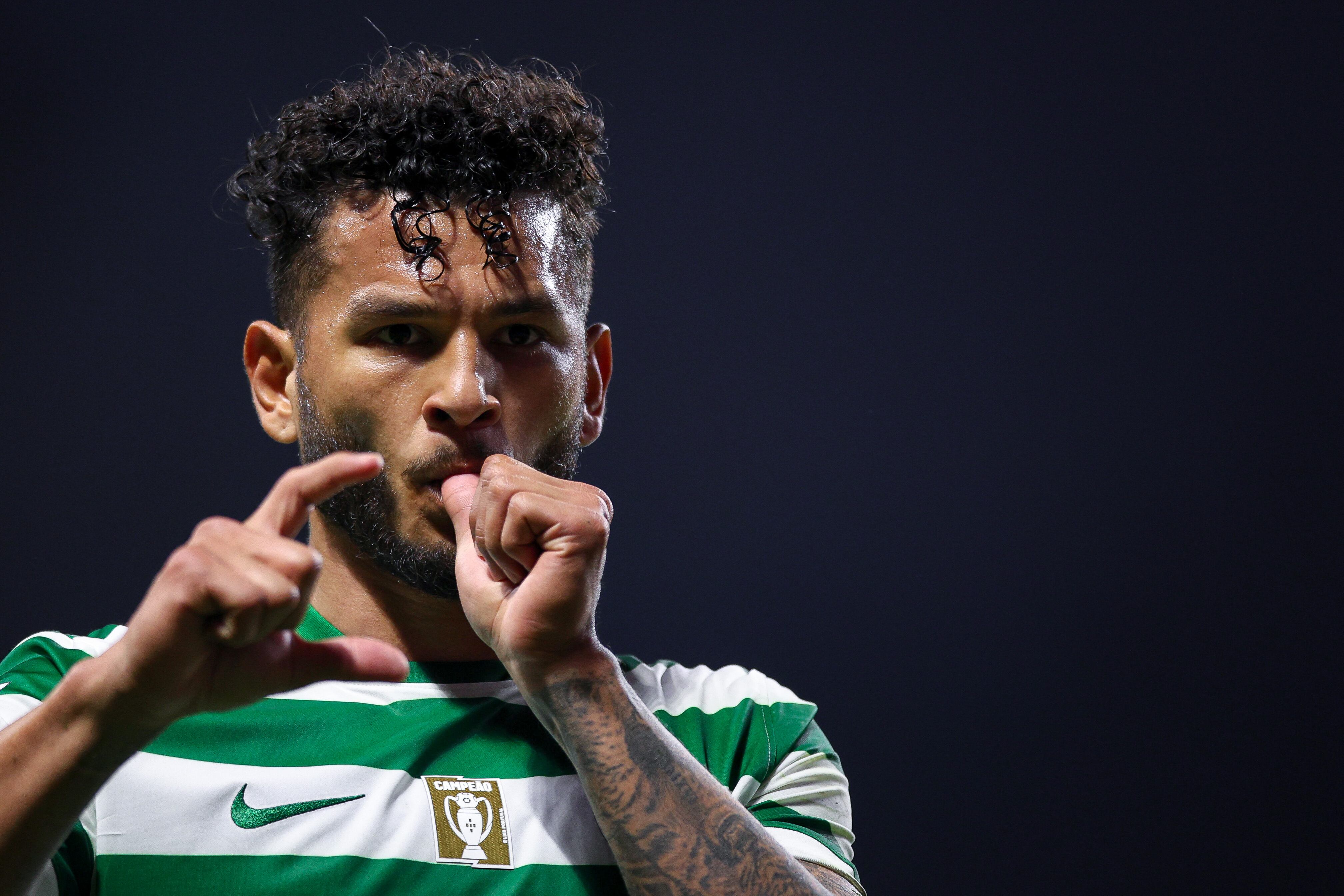 BRAGA, PORTUGAL - MARCH 07: Luis Suarez of Sporting CP celebrates after scoring his team's second goal during the Primeira Liga match between SC Braga and Sporting CP at Estadio Municipal de Braga on March 07, 2026 in Braga, Portugal. (Photo by Diogo Cardoso/Getty Images)