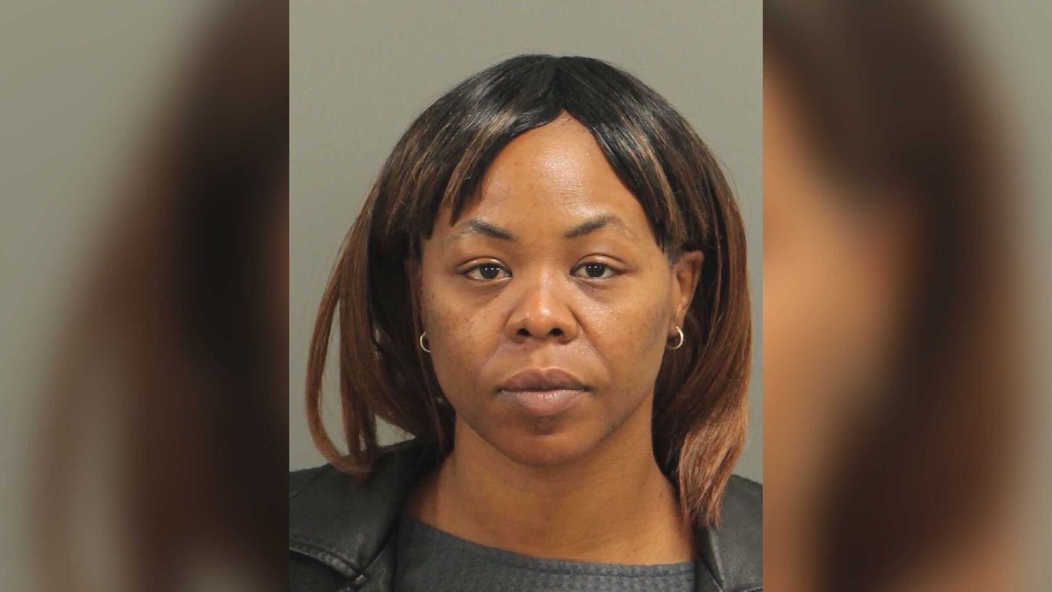 Tras el incidente, una vez la aeronave aterrizó en el Aeropuerto Internacional de Raleigh y luego que los pilotos reportaran el incidente, Tiffany Miles, fue detenida por oficiales de la policía.