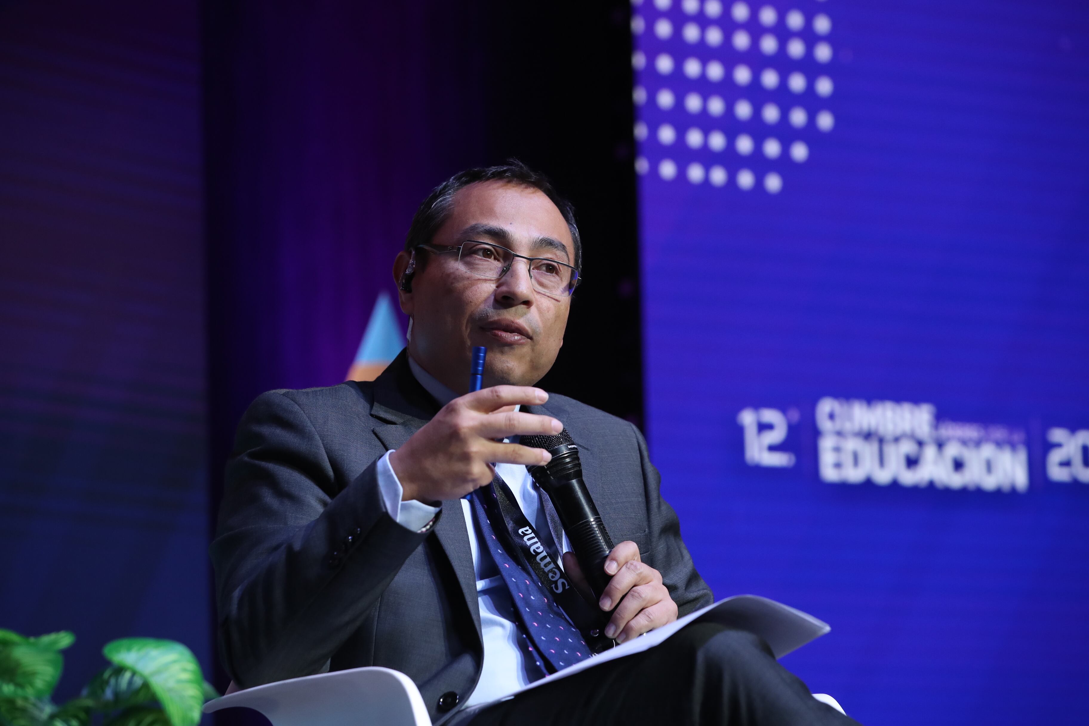 Foto Semana. Cumbre Líderes por la Educación (CLE) 24 y 25 de septiembre de 2025


Los desafíos más urgentes de la educación en Colombia
Objetivo: analizar los principales desafíos que enfrenta actualmente el sistema educativo en Colombia. Hacer un diagnóstico general del
 sector en todos sus niveles y llamar la atención sobre lo más urgente a resolver.

Cecilia María Vélez
Exministra de Educación
Hernando Bayona
Exviceministro de Educación,
Preescolar, Básica y Media