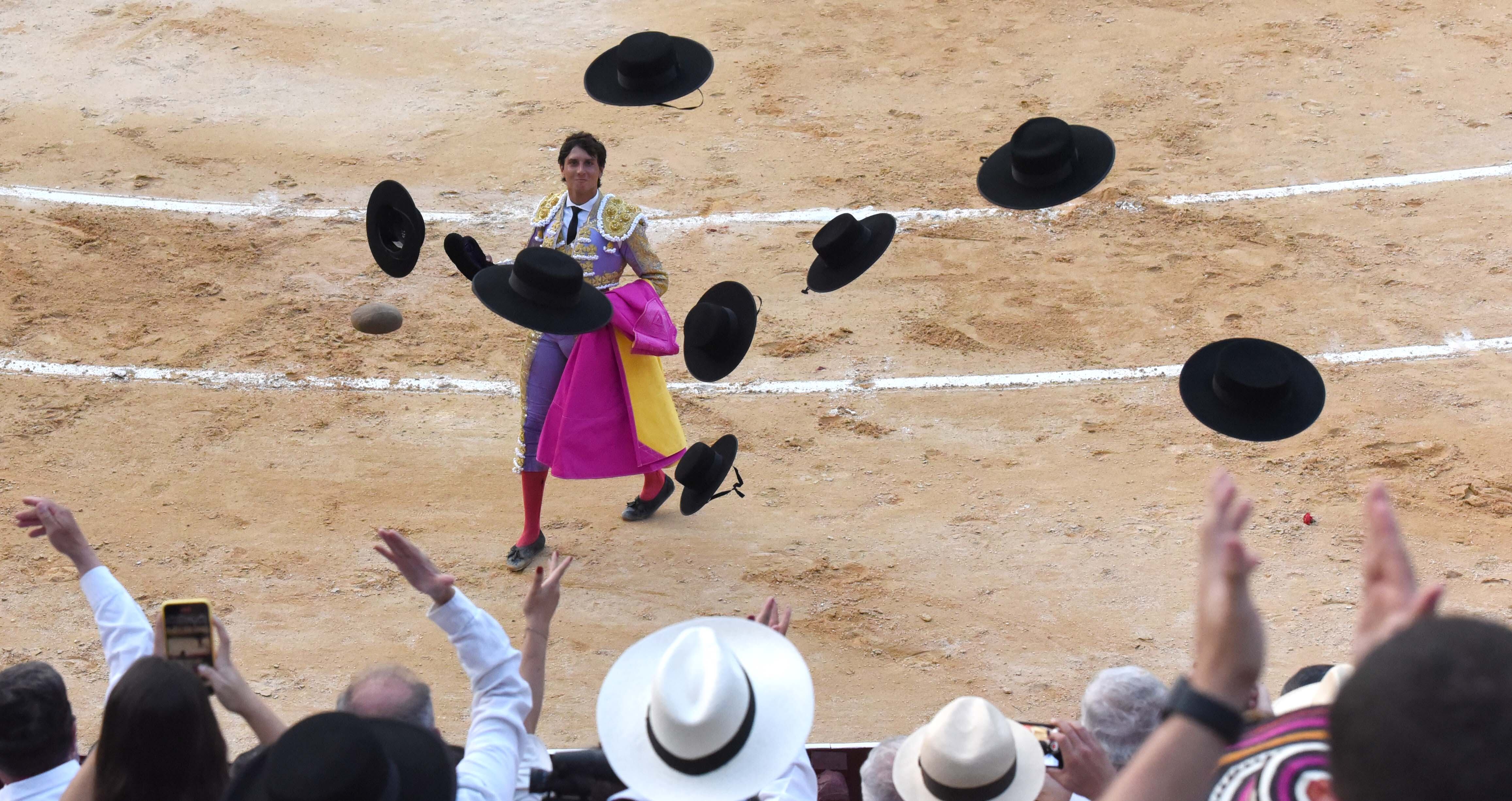 Roca Rey, torero peruano. Dos orejas. Cali, 27 de diciembre de 2021.