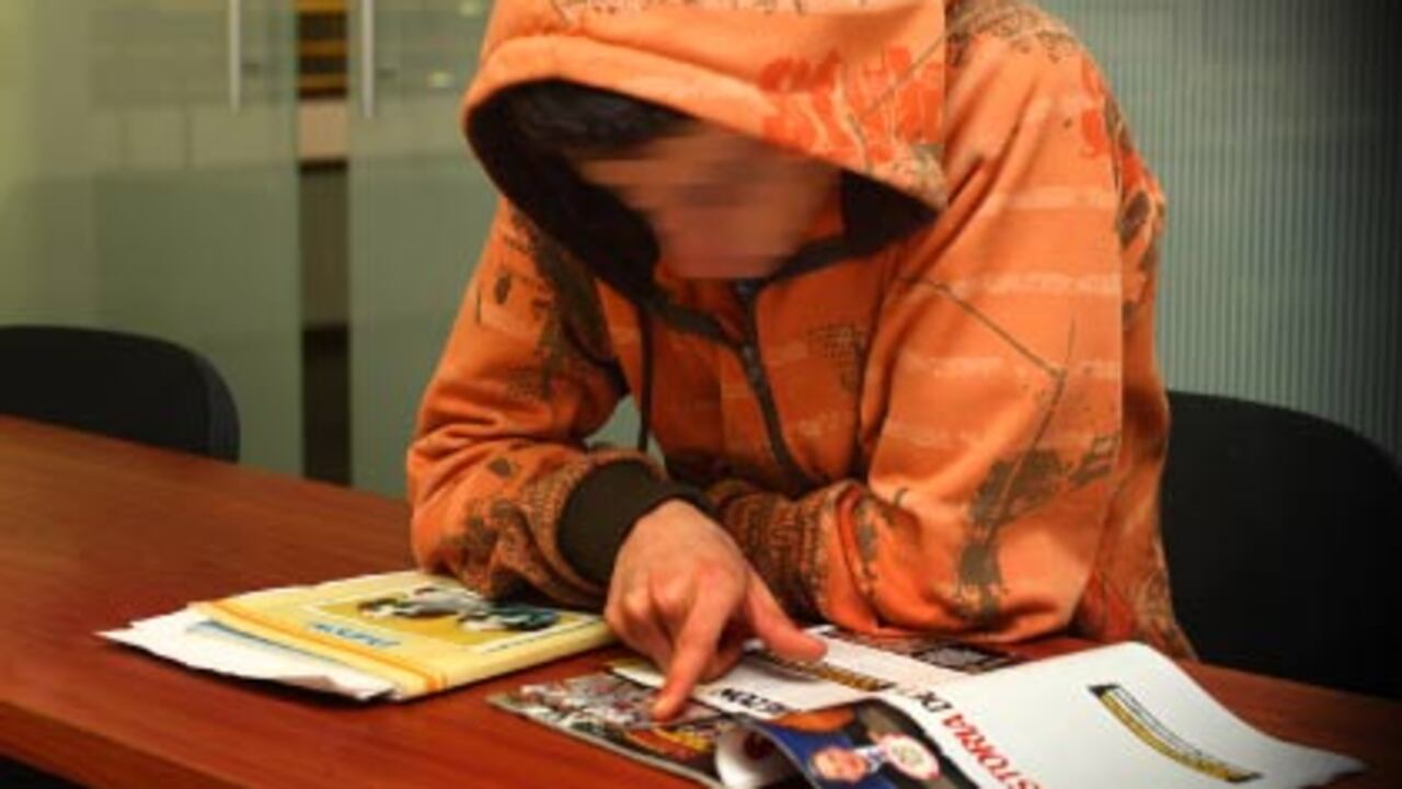 El testigo protegido por la Fiscalía reconoció en fotografías a algunos de los jóvenes de soacha que él recibió en Ocaña y entregó a militares para que fueran asesinados