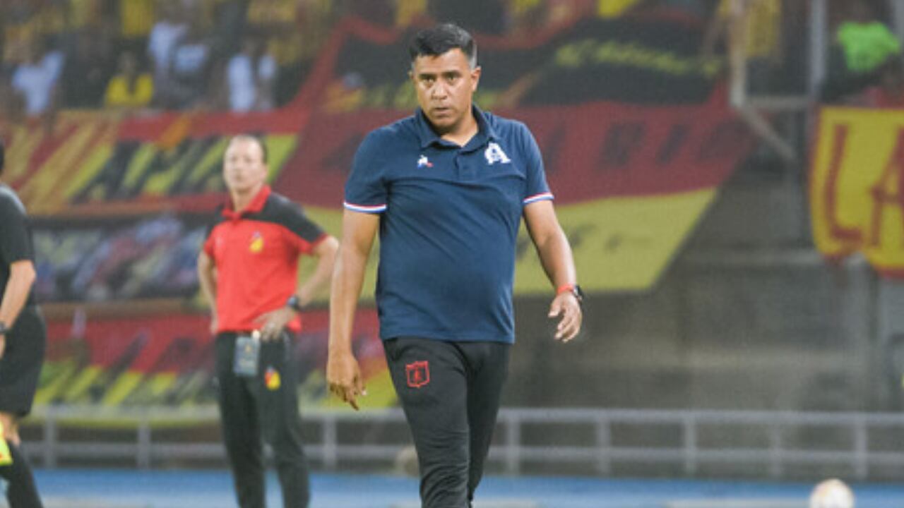 César Farías, entrenador venezolano en la Liga Betplay