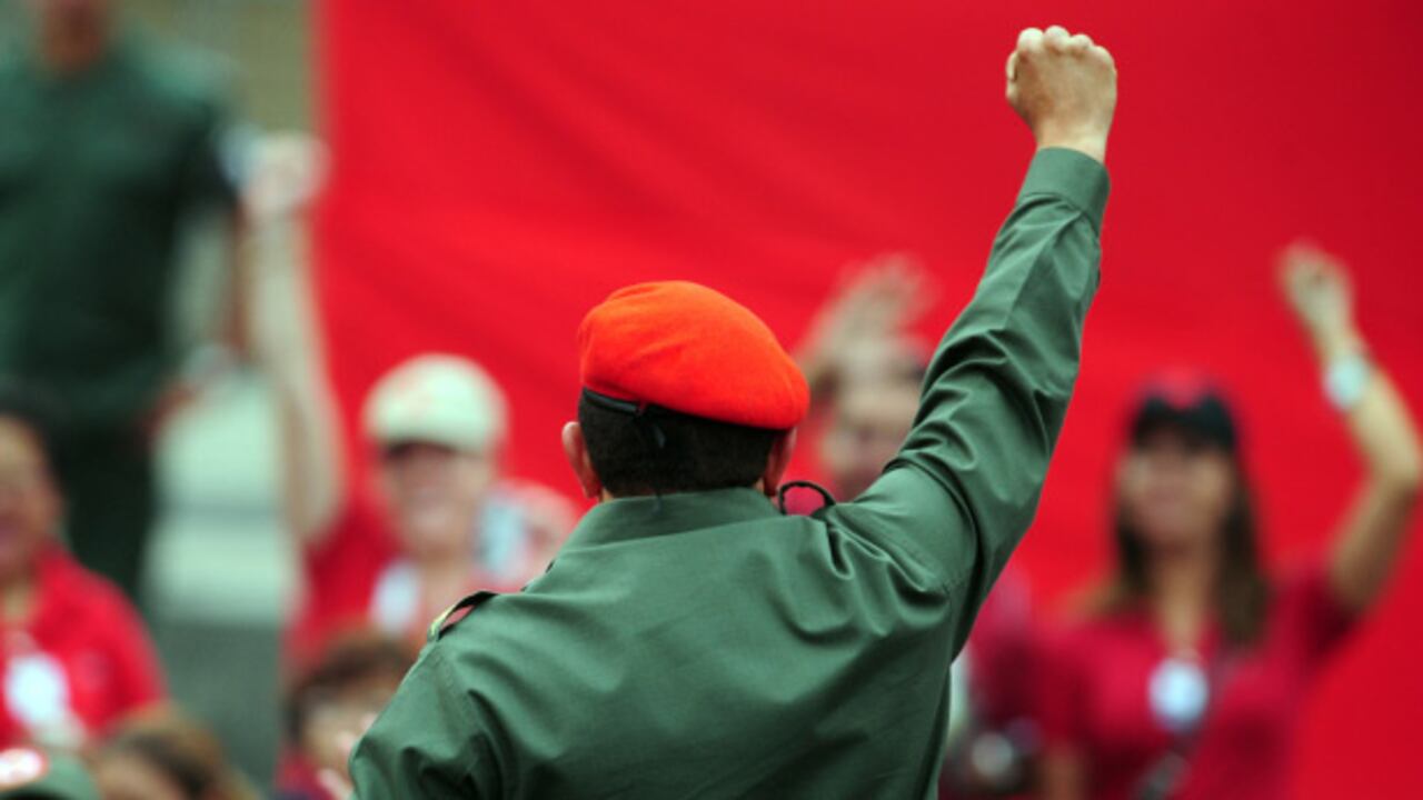 Hugo Chávez convirtió la política en una telenovela amorosa y el poder, en un inmenso espectáculo