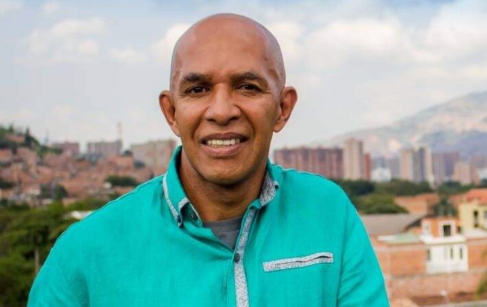 La Fiscalía General confirmó la captura de Córdoba y manifestó que junto con él fueron retenidos Álvaro Alonso Jaramillo y Libia Amanda Palacio Mena, todos con fines de extradición.