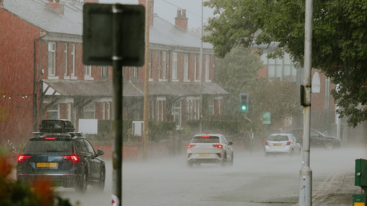 Las lluvias han generado alertas por deslizamientos e inundaciones en cientos de municipios del país, según el IDEAM.