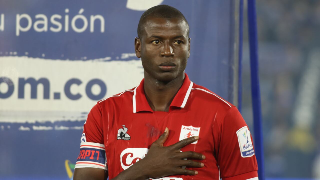 Adrián Ramos vuelve a las canchas profesionales con 39 años.