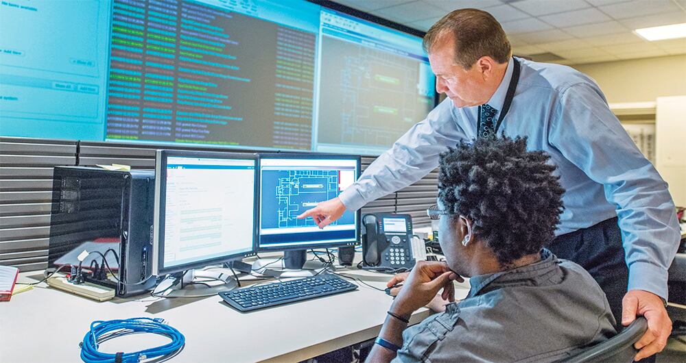 Distintas voces coinciden en que es necesario que se fortalezca la ciberseguridad, pero hay dudas que quede a cargo del Gobierno.