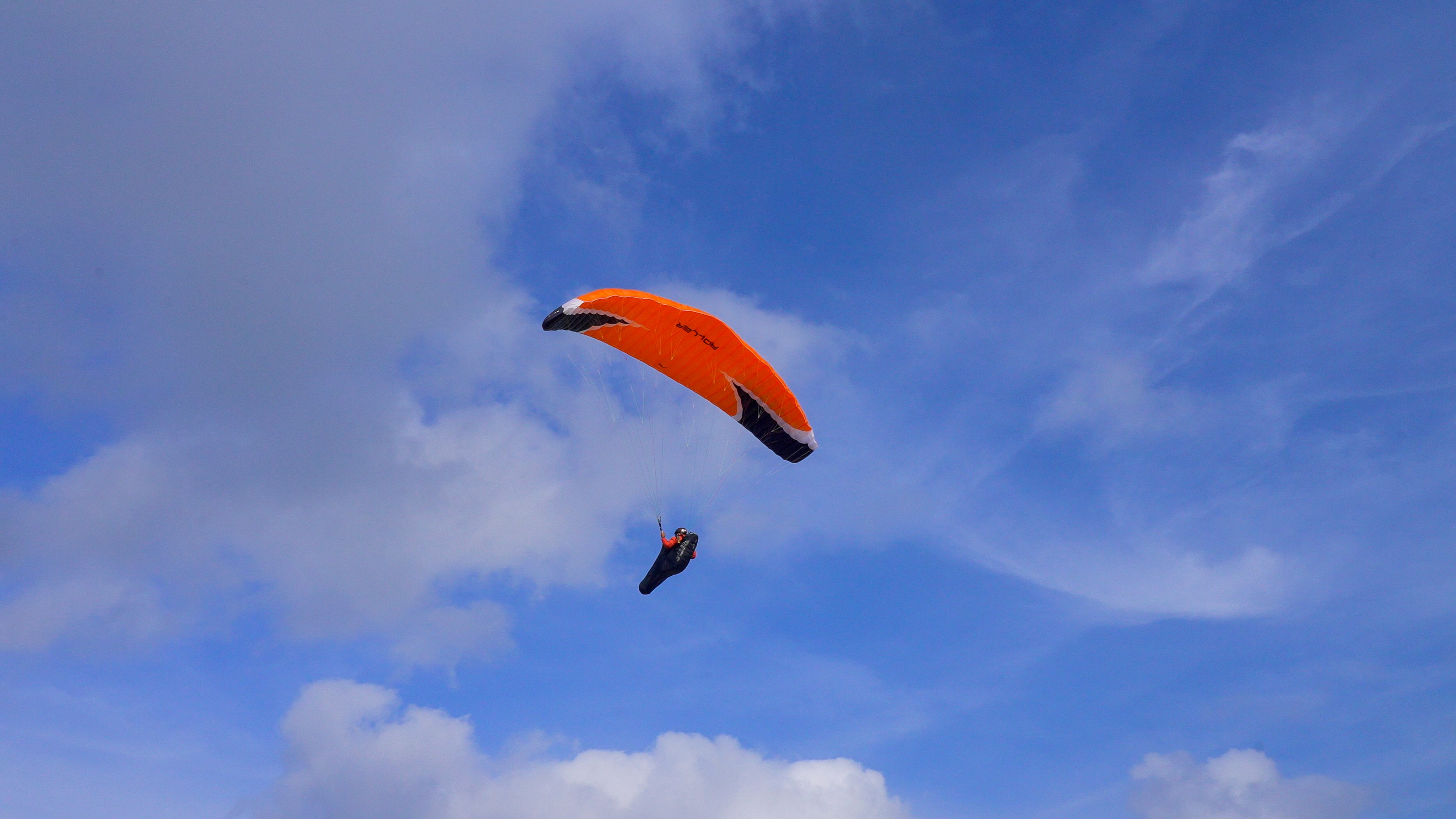 A raíz de la muerte de Galy, el piloto fue acusado de homicidio involuntario y los fiscales argumentaron que sus errores causaron el horrible accidente.