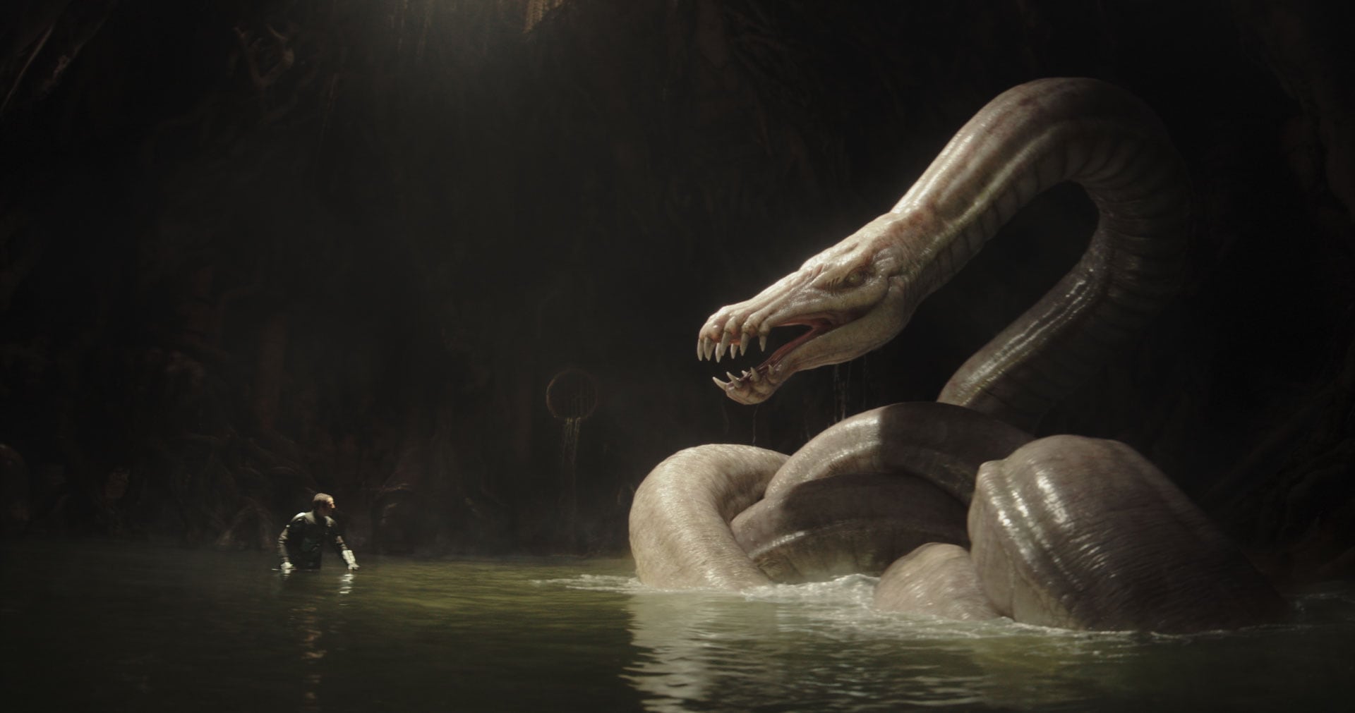 El Mandaloriano (Pedro Pascal) y Dragonsnake en THE MANDALORIAN AND GROGU de Lucasfilm. Foto cortesía de Lucasfilm. © 2026 Lucasfilm Ltd™. Todos los derechos reservados.