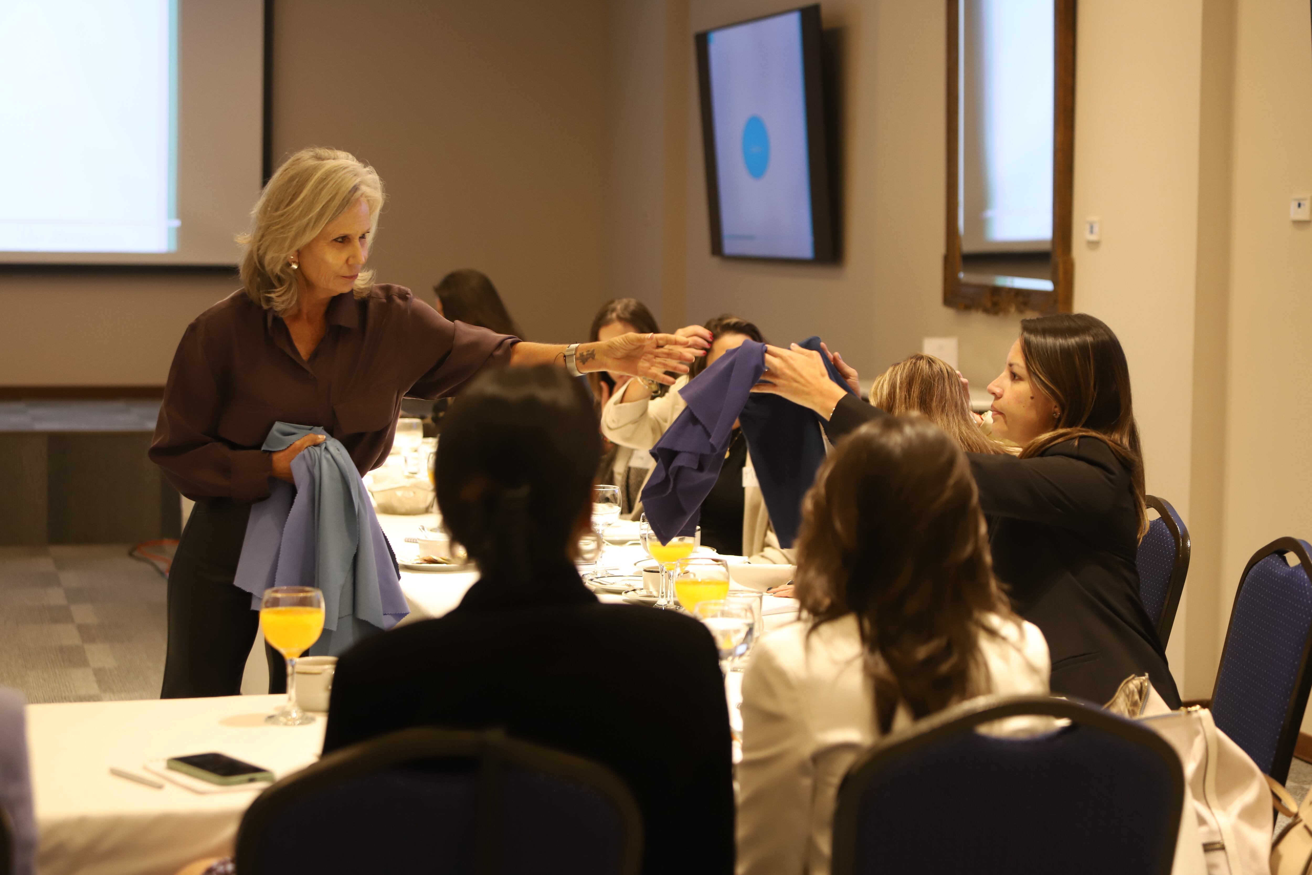 En el desayuno del Círculo de Mujeres Semana - Dinero, Rita Karanauskas brindó una capacitación en marca personal.