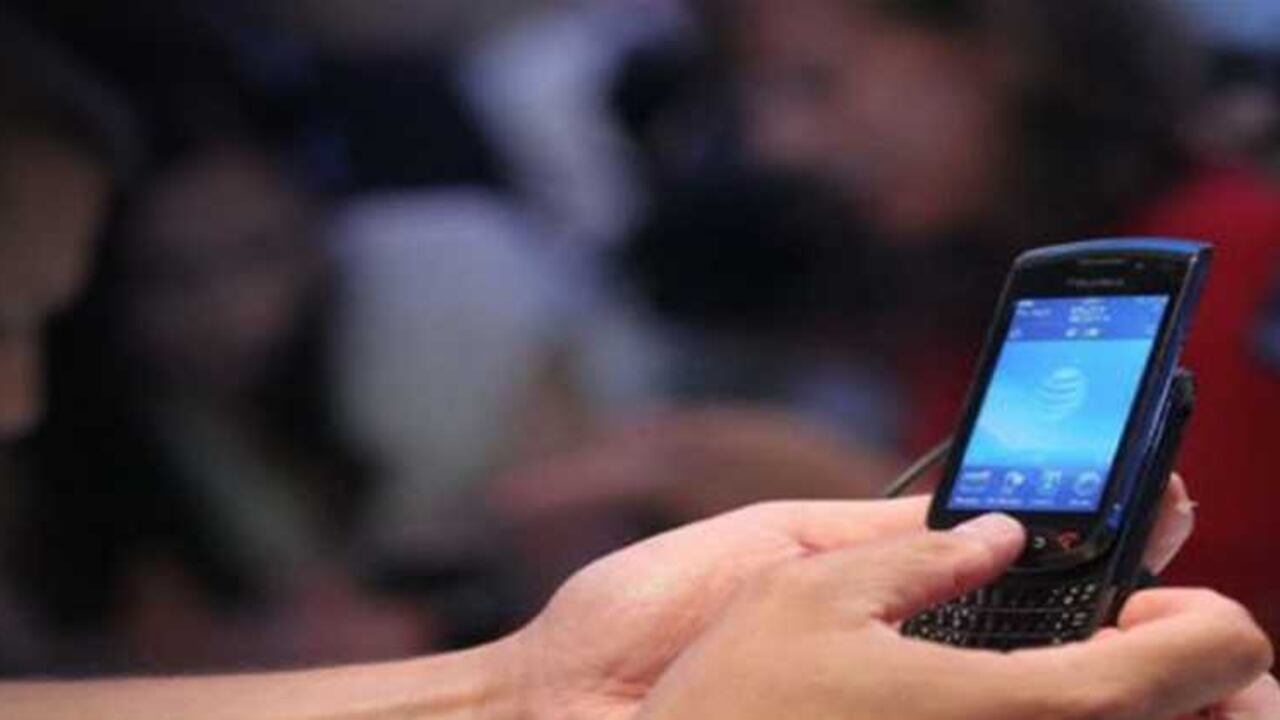 El 75 % usa el celular en la cama.