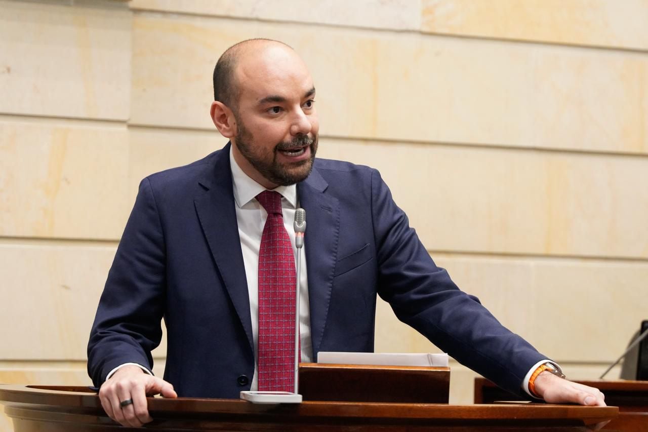 Homenaje póstumo a Horacio Serpa Uribe