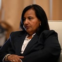 La exdiputada opositora Dinorah Figuera se reúne con el presidente del Parlamento venezolano, Jorge Rodríguez (fuera de plano), en la Asamblea Nacional en Caracas el 18 de junio de 2026.