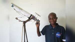 “Vi los detalles de la superficie de la Luna”: Niño de 12 años creó un telescopio con materiales reciclables
