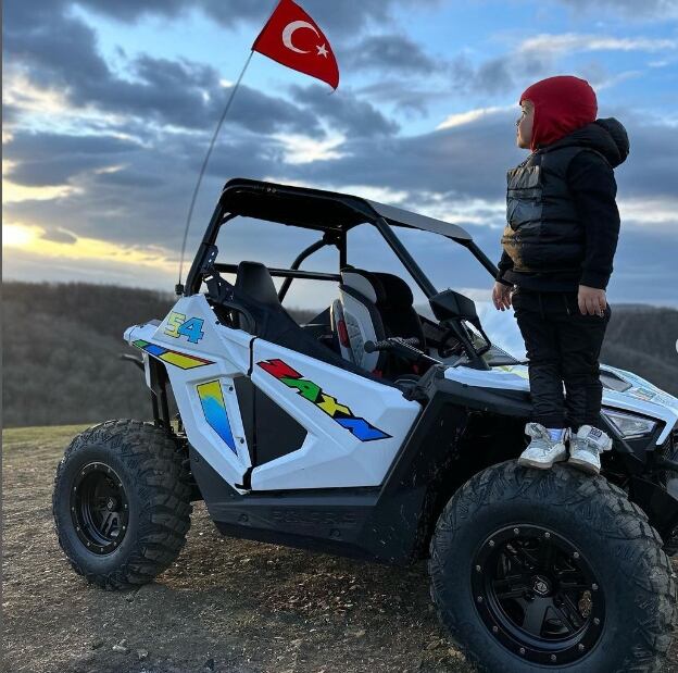 Instagram:@zaynsofuoglu