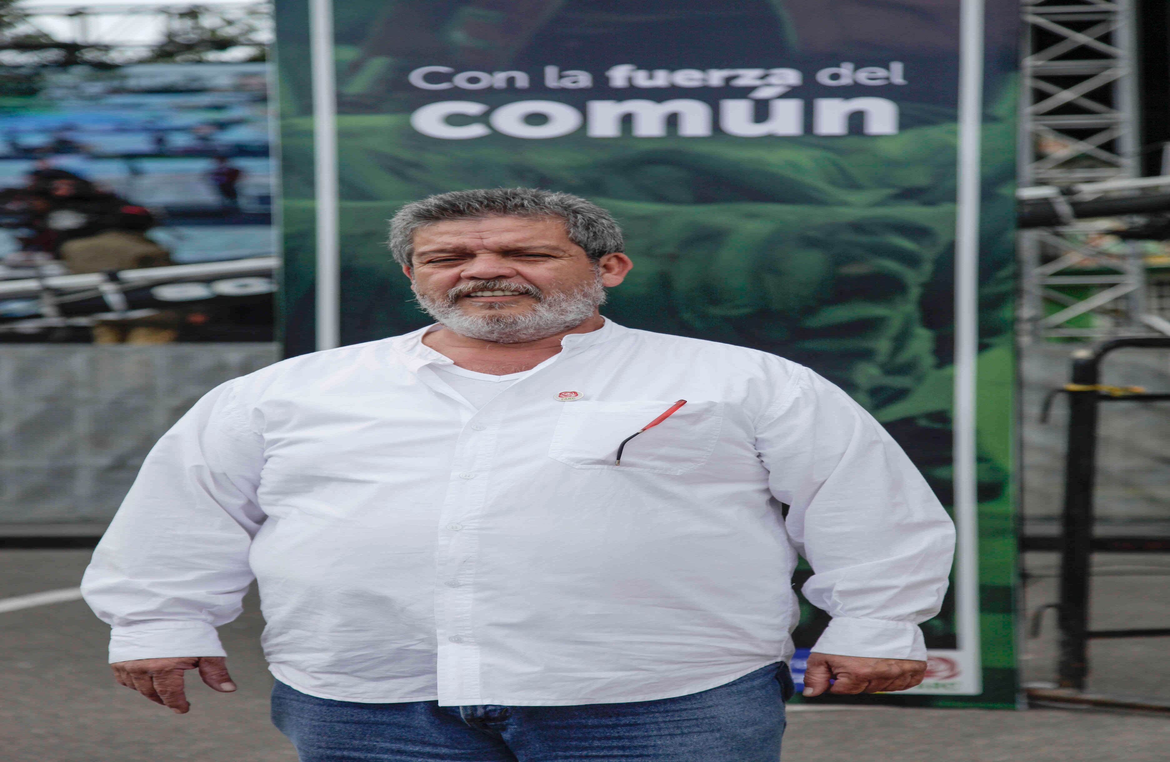  Marco León Calarcá (Representante a la Cámara por  el Valle del Cauca) Luis Alberto Albán nació en Cali en 1957. Ingresó a las Farc en 1986 y en todo su tiempo dentro de la insurgencia, nunca se desempeñó como combatiente sino que se mantuvo como ‘diplomático’ de la guerrilla en México. En 2012 viajó a La Habana para integrar el grupo de negociadores de la guerrilla y poco después de la firma hizo parte del Mecanismo de Monitoreo y Verificación (MM&V) por las Farc. Ahora es el Representante por el Valle del Cauca de la Fuerza Alternativa Revolucionaria del Común. Foto: Diana Melo / SEMANA 