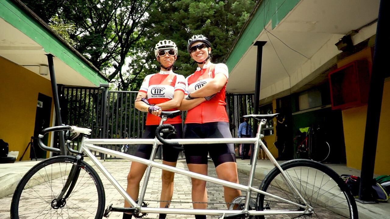 Las deportistas combinan el ciclismo con sus estudios en derecho y ciencias ambientales. Actualmente están en la consecución de recursos para comprar una bicicleta hecha a la medida de las dos.