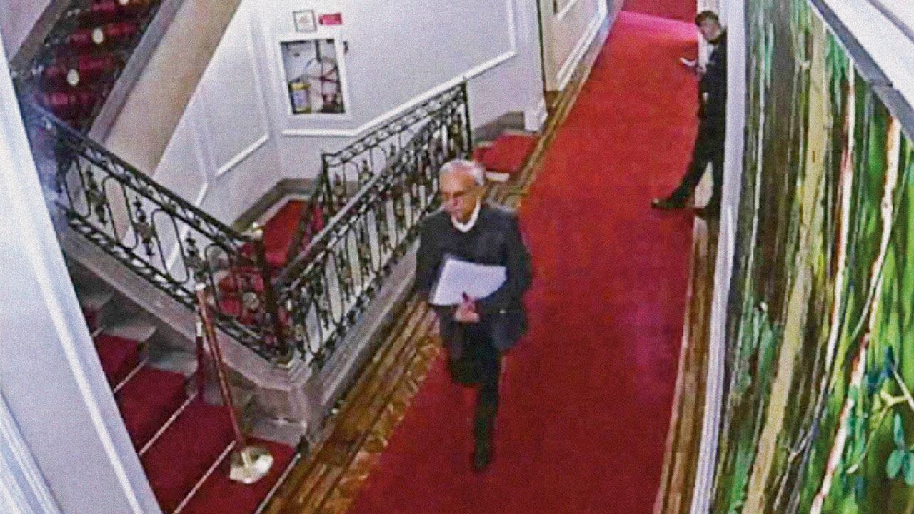 En la imagen se ve a Ricardo Bonilla en la Casa de Nariño, asistiendo al cónclave donde se habría acordado el plan para comprar congresistas. También hay reporte de visitas de Olmedo López al Ministerio de Hacienda.