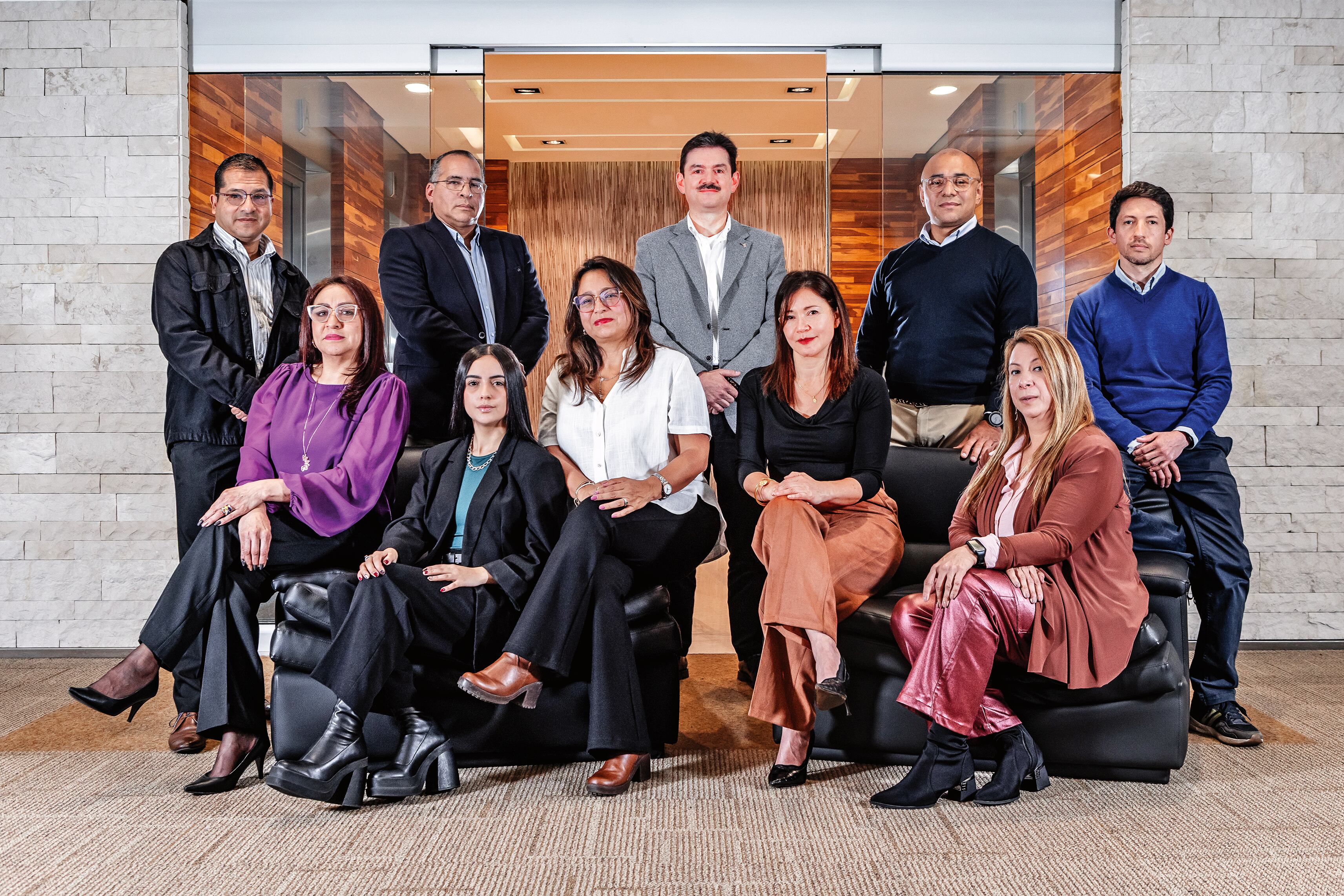 Parte del equipo directivo de Servibanca. La Red Verde está a la vanguardia de los servicios financieros en Colombia.