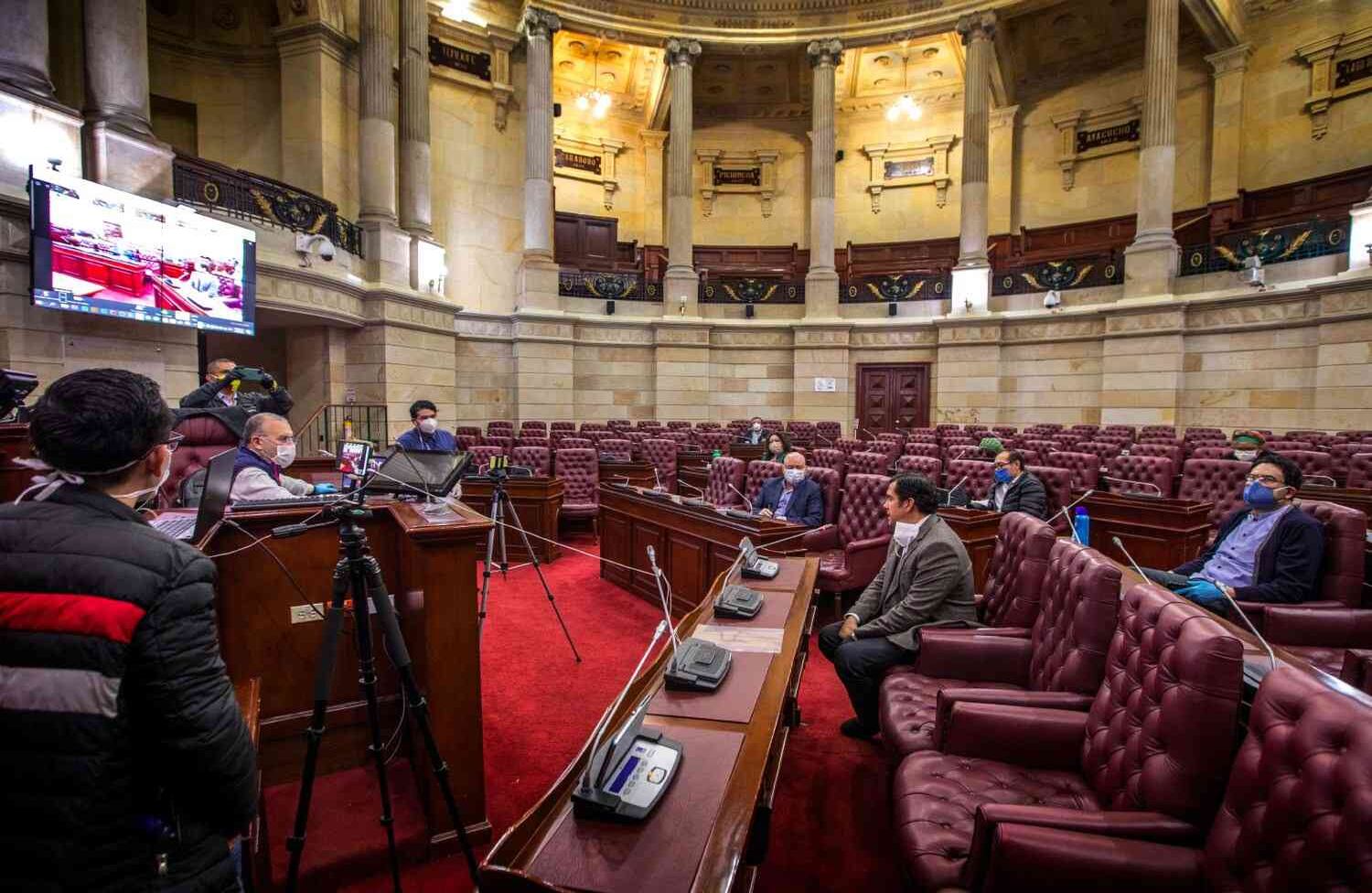Lo más seguro es que en los próximos días haya sesiones semipresenciales en el Congreso. En eso viene trabajando el presidente del Senado, Lidio García, y un grupo de representantes a la Cámara. Foto: Juan Carlos Sierra / SEMANA