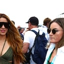 Shakira camina en la grilla antes del Gran Premio de F1 de Miami en el Autódromo Internacional de Miami el 7 de mayo de 2023 en Miami