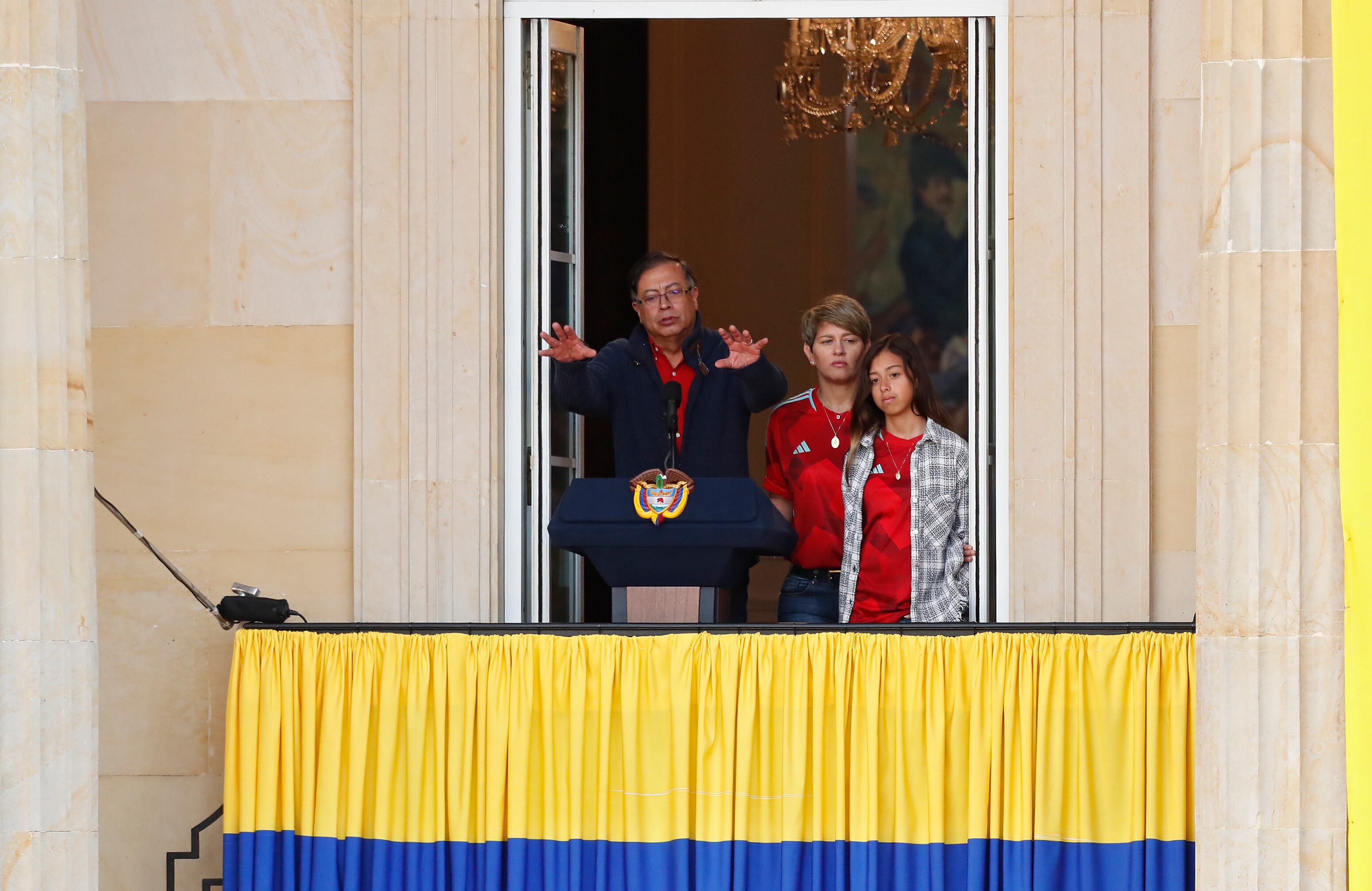 El presidente de la República Gustavo Petro salió al balcón de la Casa de Nariño para defender sus reformas de salud, pensional y de trabajo
Bogota 14 de febrero del 2023
Foto Guillermo Torres Reina / Semana