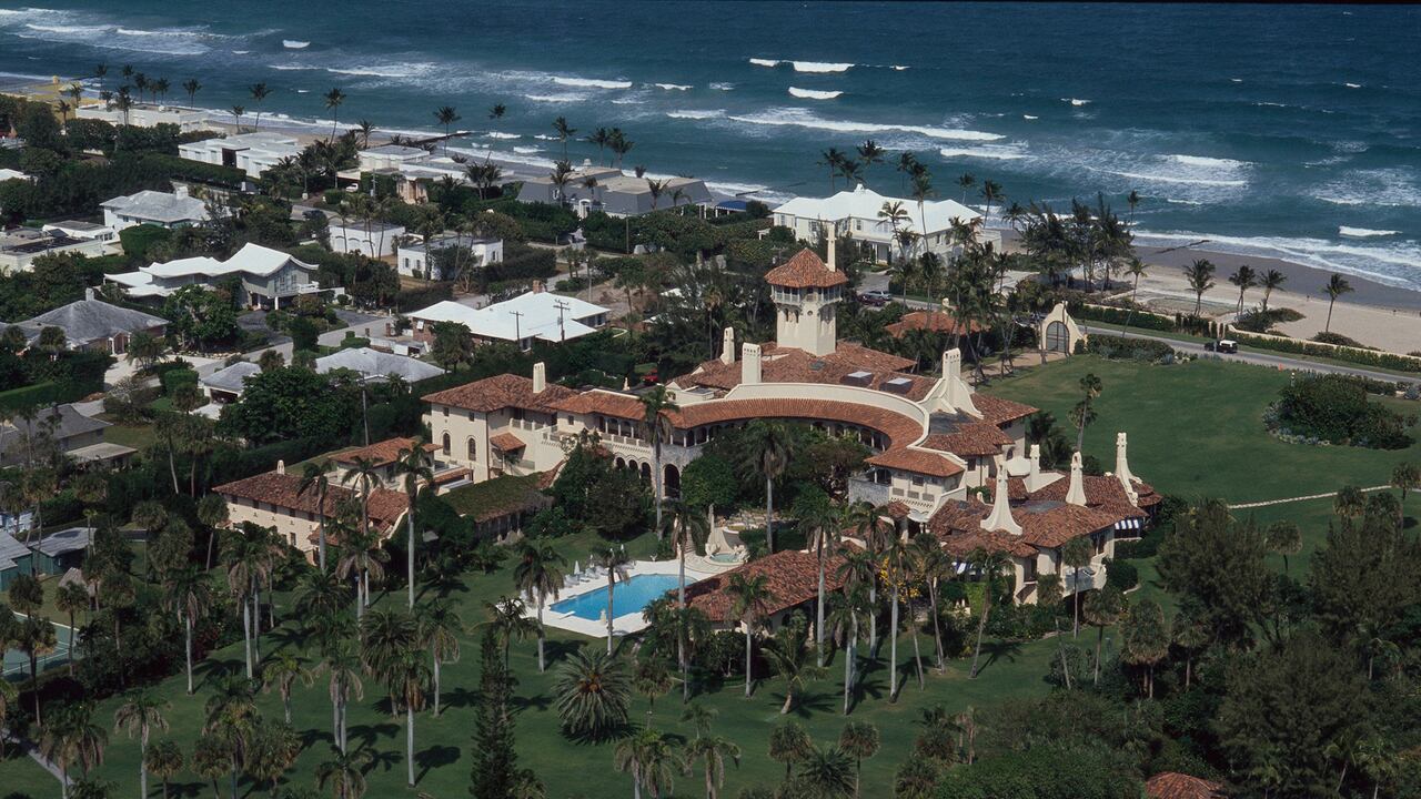 Mar-a-Lago Estate, propiedad de Donald Trump, se encuentra a la orilla del agua en Palm Beach, Florida. La mansión fue construida por Marjorie Merriweather Post en la década de 1920. (Foto Steve Starr / CORBIS / Corbis a través de Getty Images)