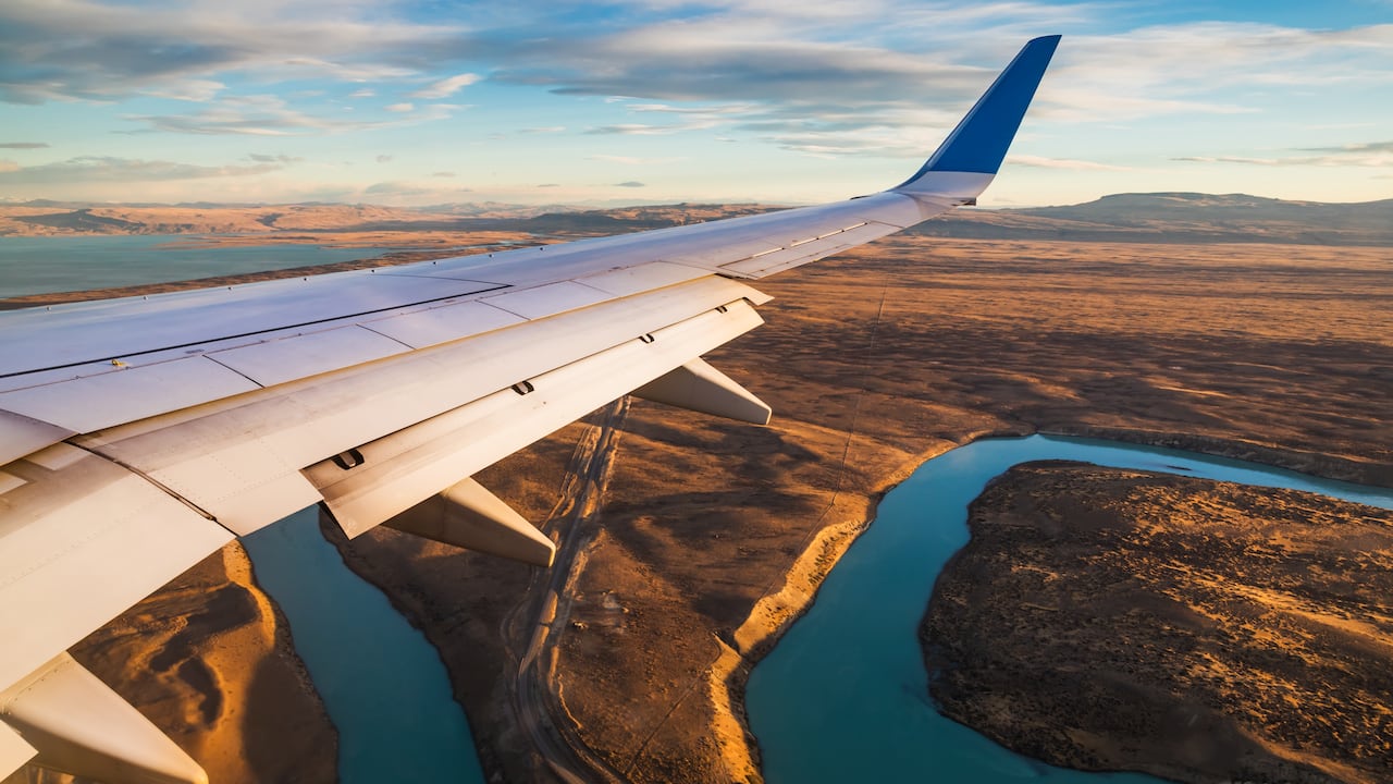 ¿Qué es un vuelo de código compartido y cuáles son sus beneficios? La nueva apuesta entre Aerolíneas Argentinas y Latam