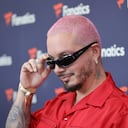 J Balvin asiste a la Fanatics Super Bowl Party en 3Labs el 12 de febrero de 2022 en Culver City, California.