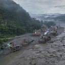 Vista aérea de las consecuencias de las inundaciones repentinas a lo largo del río Trishuli, en medio de una alerta por crecida de agua dulce, en la zona del bazar de Trishuli, distrito de Nuwakot, Nepal.