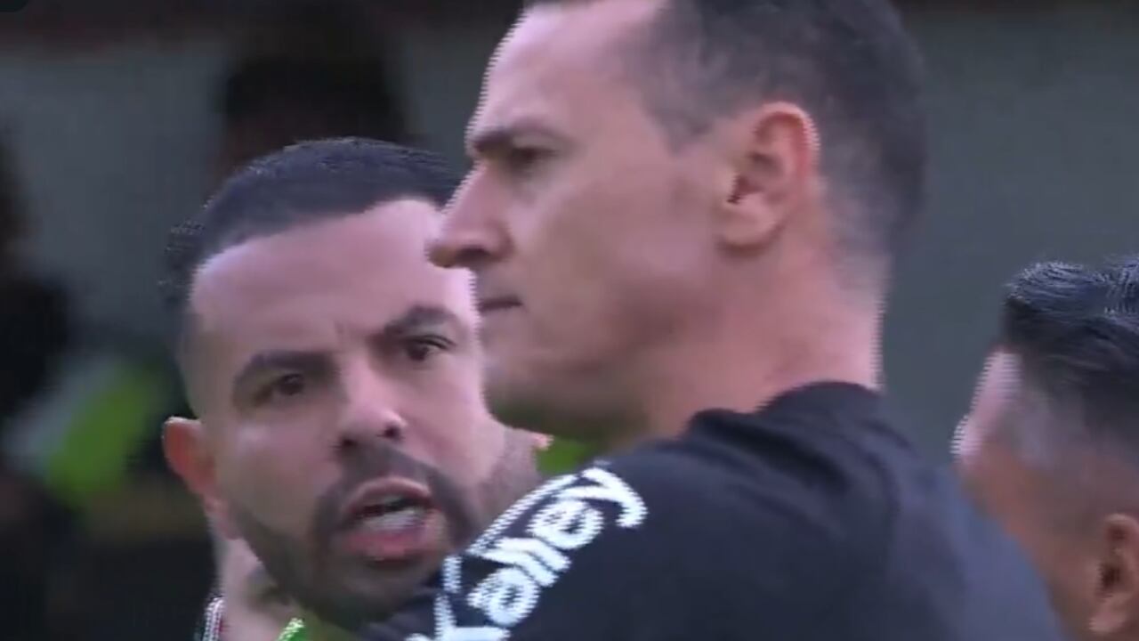 Edwin Cardona salió expulsado en el partido de Águilas Doradas vs. Nacional