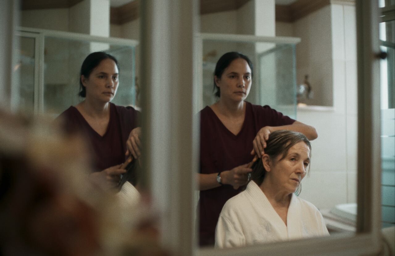 El estreno llega acompañado de la campaña #CómplicesDeLaVida, que amplifica el mensaje central del filme: las
relaciones humanas pueden transformarse, incluso en los escenarios menos esperados.