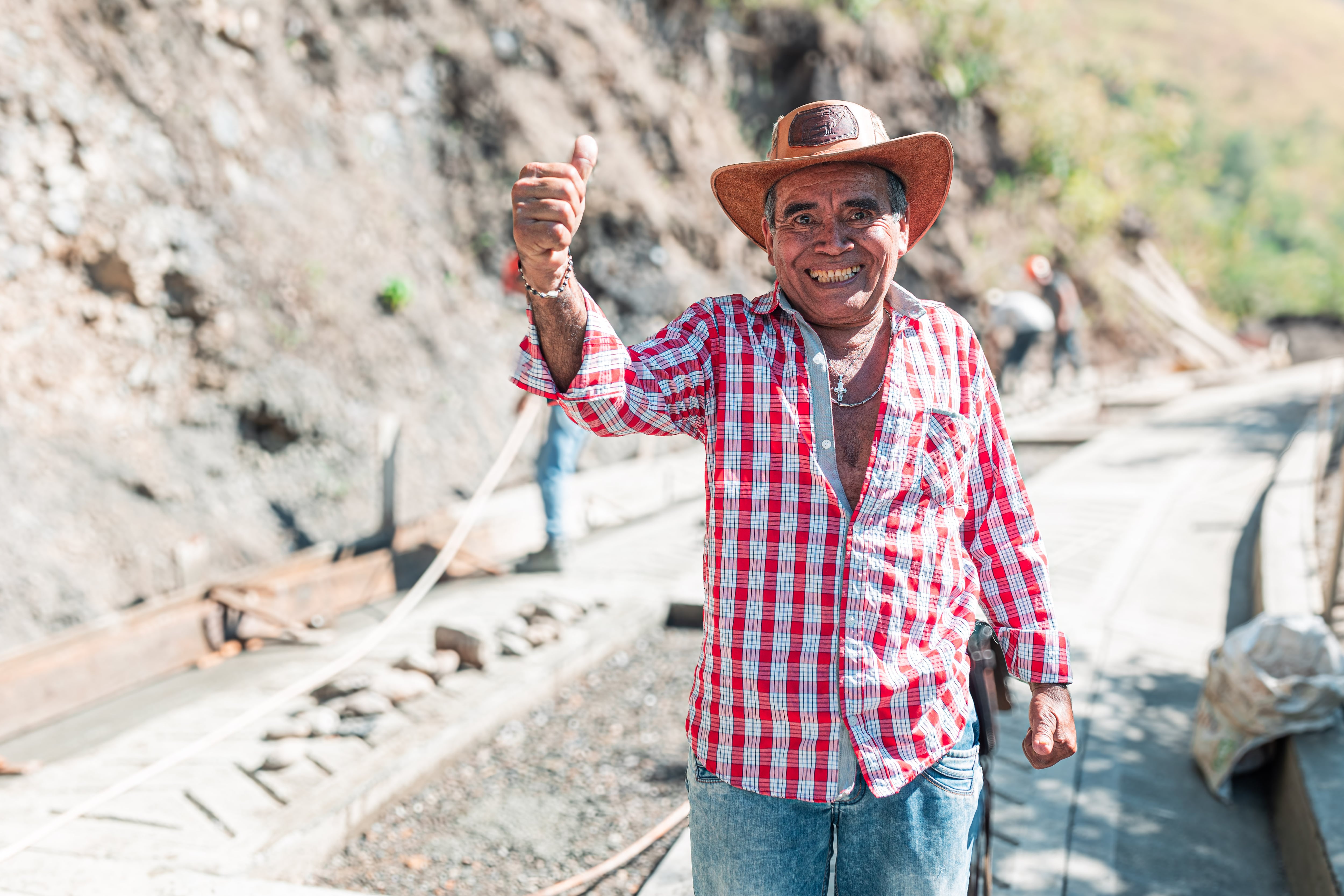 Los programas sociales de AES beneficiaron a más de 2.000 personas de 16 municipios de Colombia.