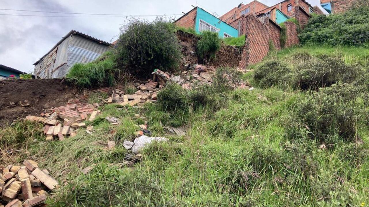 El Idiger informó que debido a las copiosas lluvias de los últimos días, las localidades de Usme, Rafael Uribe Uribe, Santa fe, Candelaria, Bosa y Ciudad Bolívar han presentado movimientos en masa.