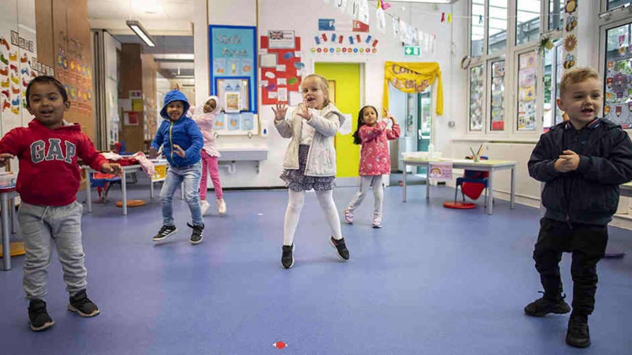 "La AFM es una emergencia médica que requiere atención médica inmediata y monitoreo inmediato", dijo el director de los CDC, Robert Redfield.