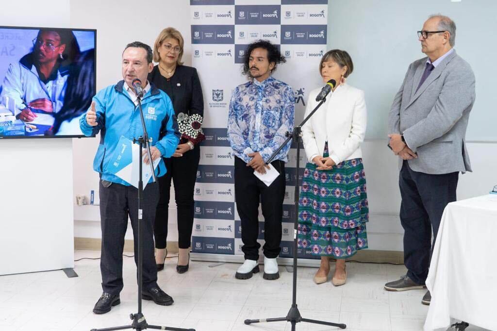 El secretario de Salud, Alejandro Gómez, lideró el evento de la firma de la adhesión de Bogotá a la Declaración de Sevilla