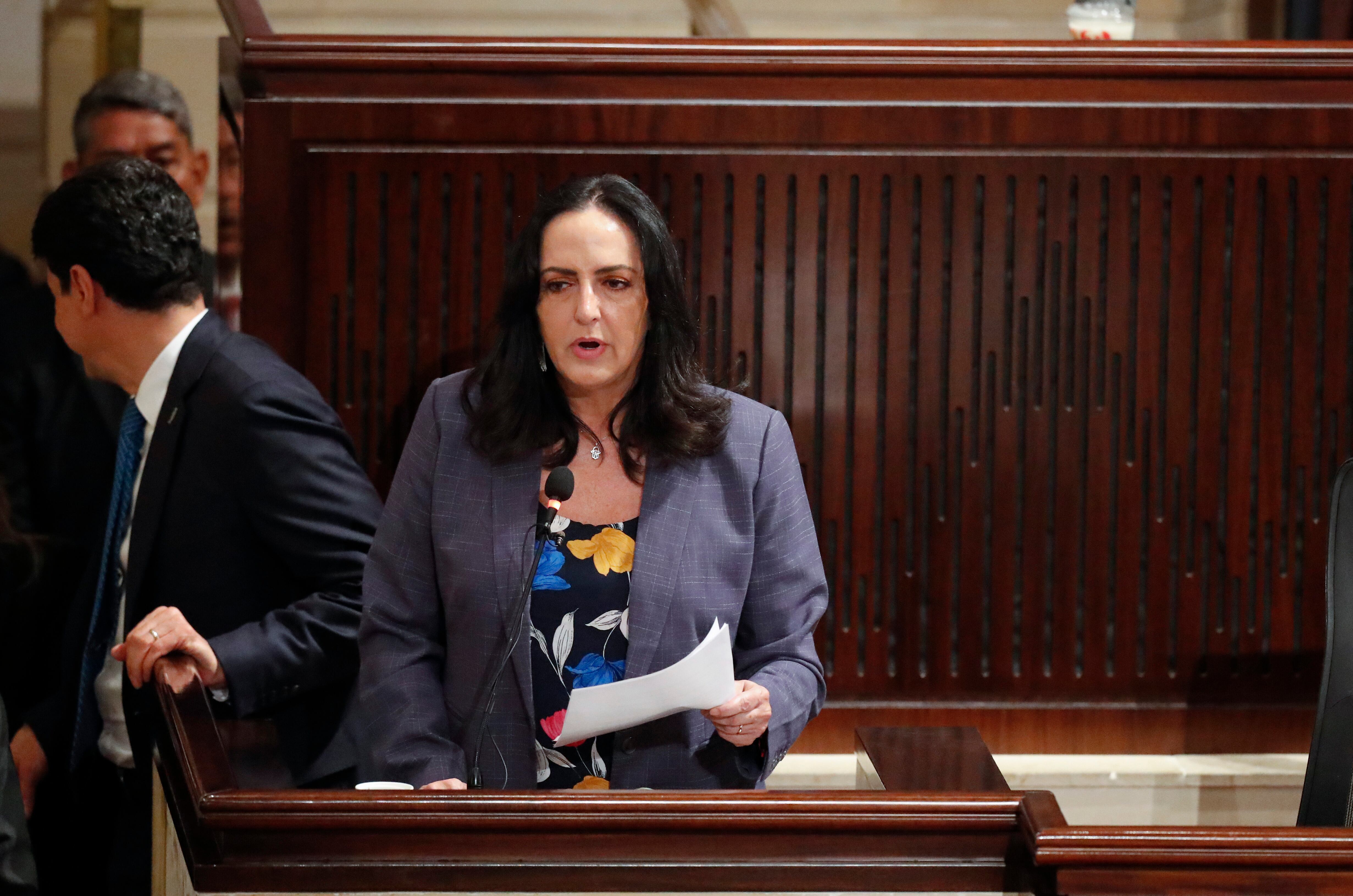 réplica de la oposición