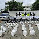 Abundante armento y varios kilos de cocaína listos para distribuir