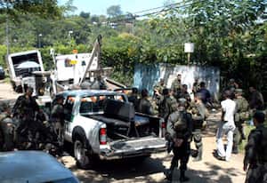 Este es uno de los vehículos en el que se movilizaban los 10 policías y el informante que fueron asesinados en Jamundí. (Foto: Cortesía diario Q´hubo)